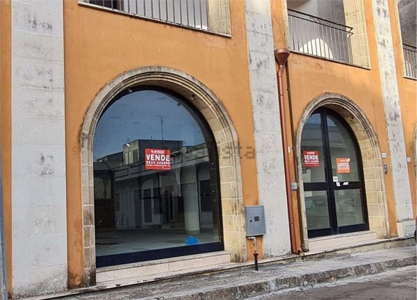 locale commerciale in vendita a Collepasso