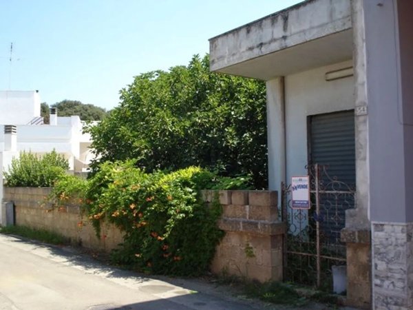 locale commerciale in vendita a Collepasso