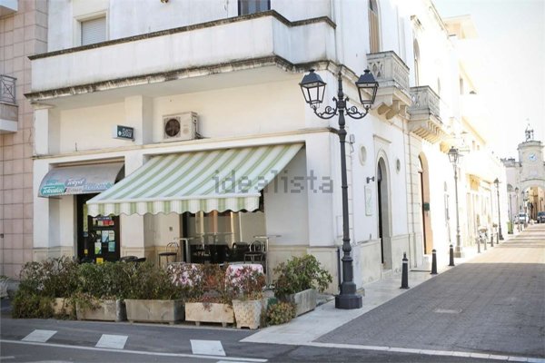 negozio in vendita a Collepasso