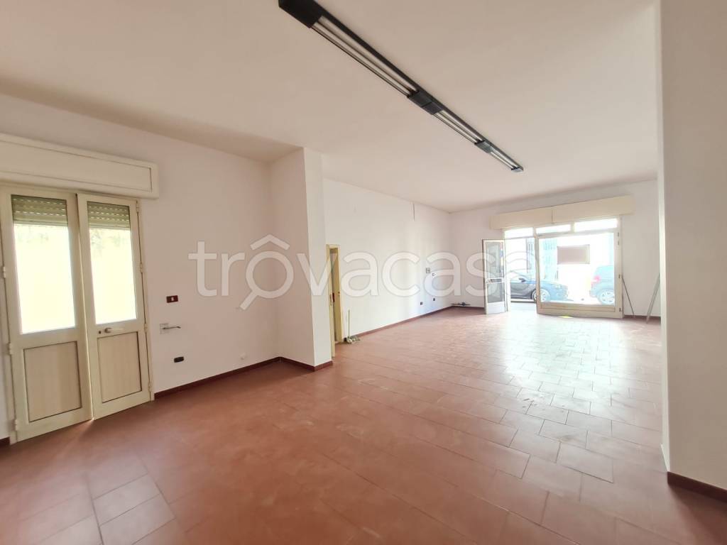 negozio in vendita a Collepasso