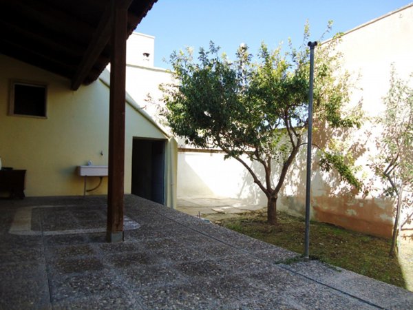 casa indipendente in vendita a Collepasso