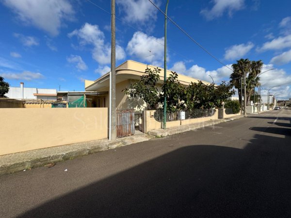 casa indipendente in vendita a Collepasso