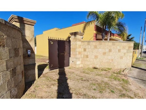 casa indipendente in vendita a Collepasso