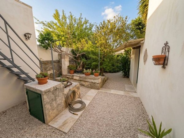 casa indipendente in vendita a Collepasso