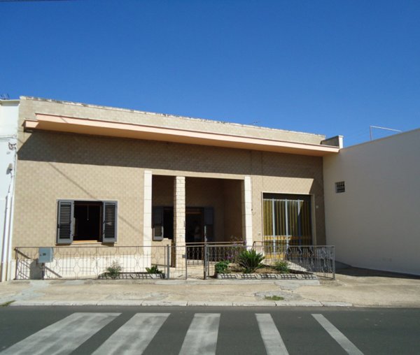casa indipendente in vendita a Collepasso