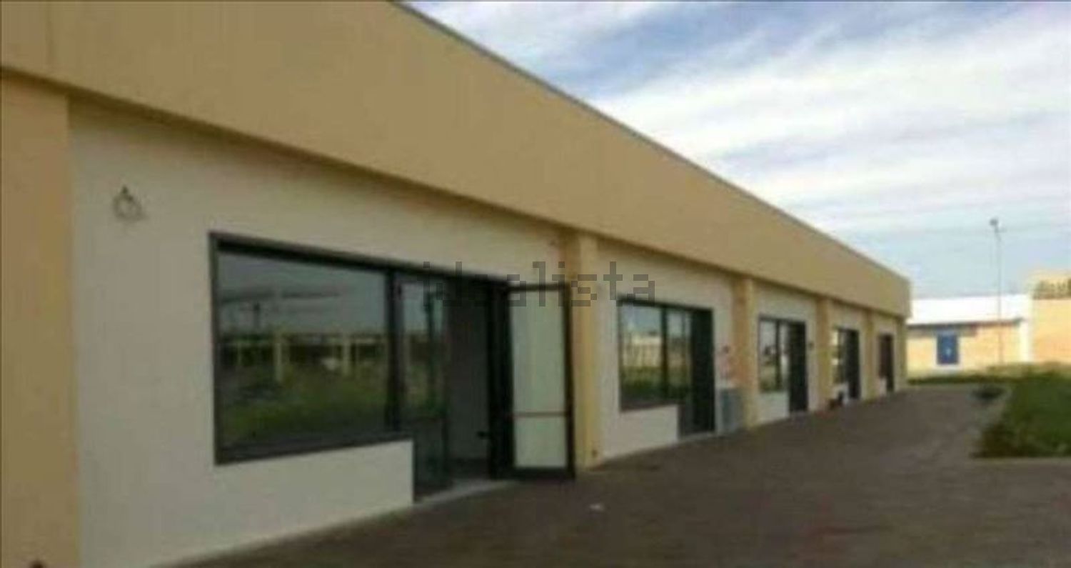 locale commerciale in vendita a Copertino