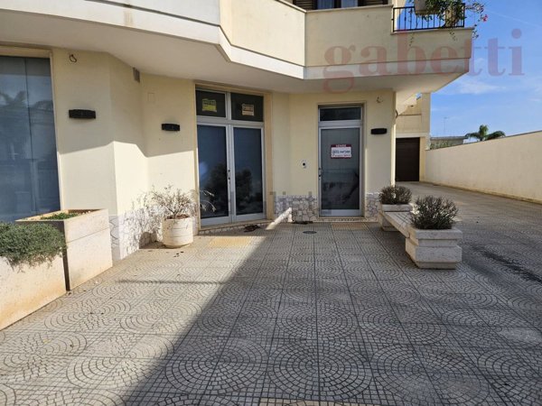 locale commerciale in vendita a Copertino
