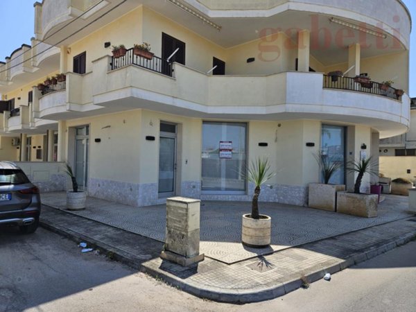 negozio in vendita a Copertino