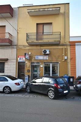 locale commerciale in vendita a Copertino