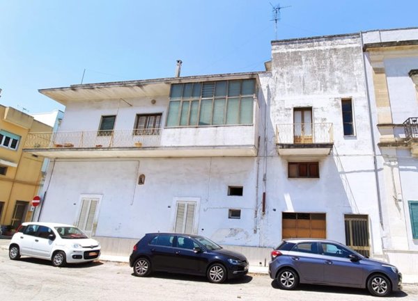 intera palazzina in vendita a Copertino