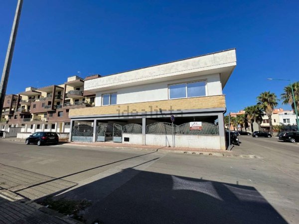 locale commerciale in vendita a Copertino