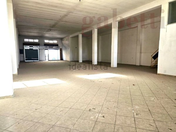 locale commerciale in vendita a Copertino