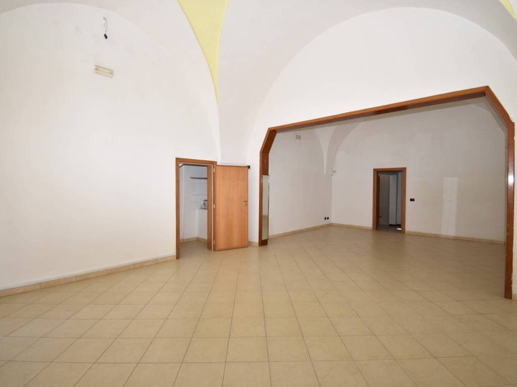 negozio in vendita a Copertino