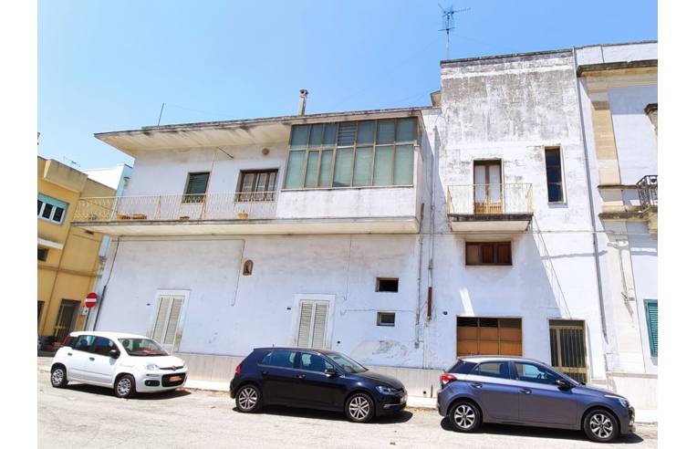 intera palazzina in vendita a Copertino