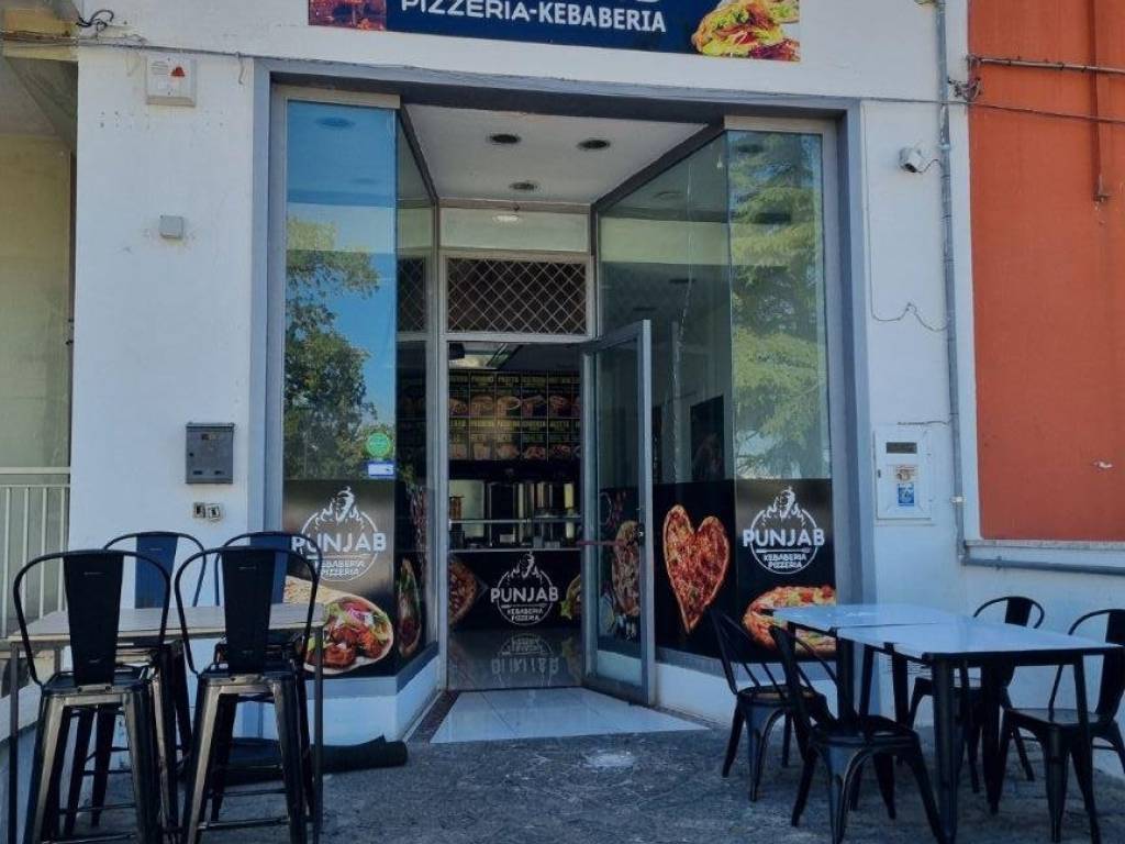 negozio in vendita a Copertino