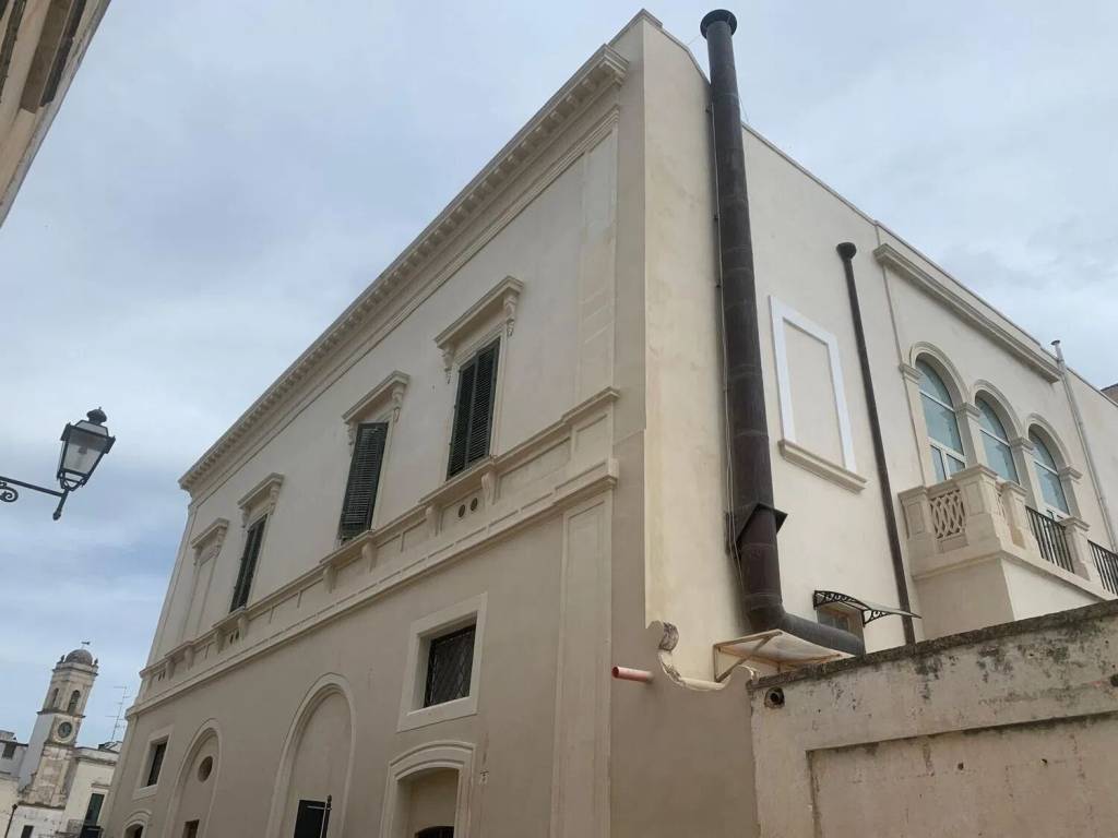 intera palazzina in vendita a Copertino