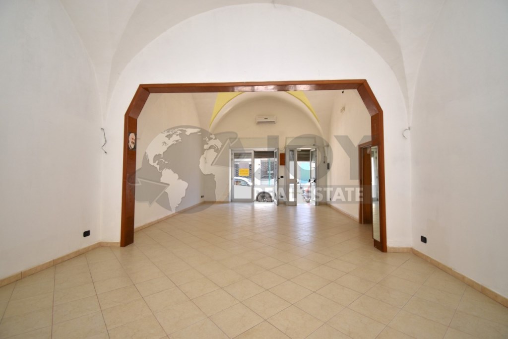 negozio in vendita a Copertino