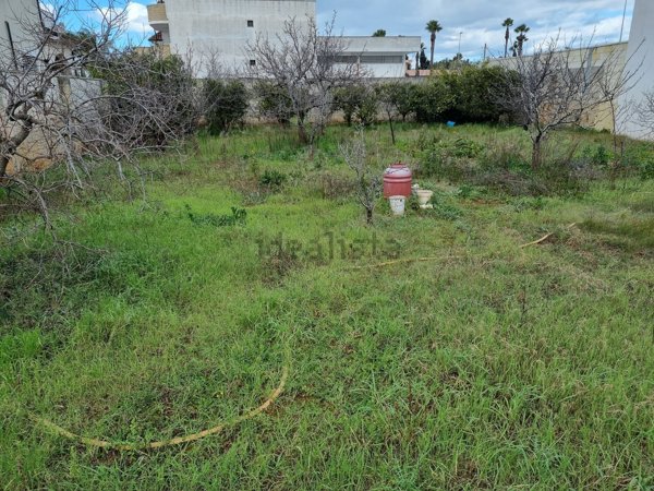 terreno edificabile in vendita a Copertino