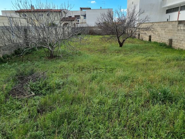 terreno edificabile in vendita a Copertino