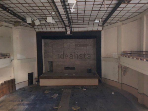 negozio in vendita a Copertino