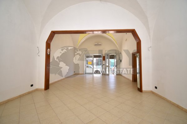 locale commerciale in vendita a Copertino