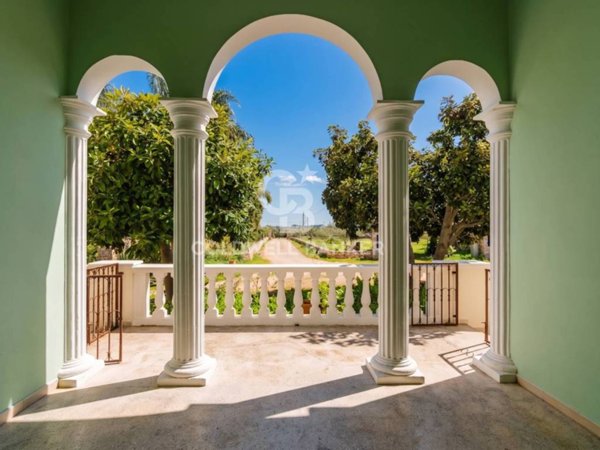 negozio in vendita a Copertino