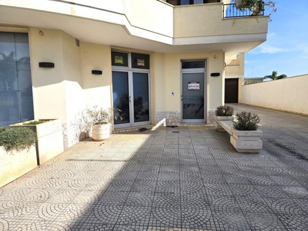 negozio in vendita a Copertino
