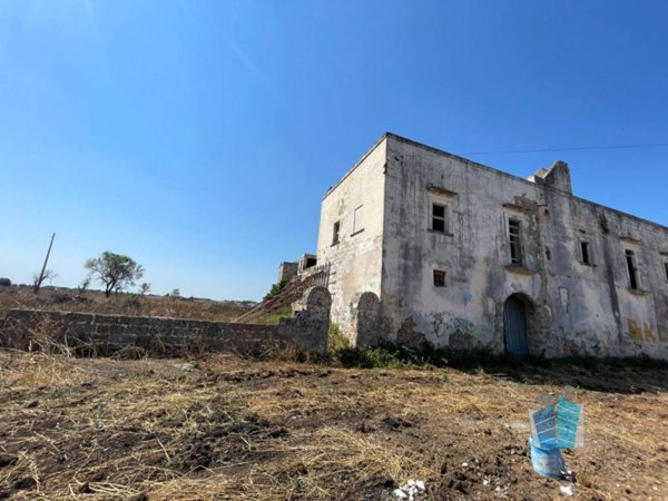 intera palazzina in vendita a Copertino