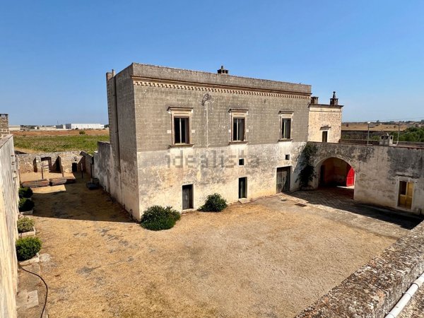 casale in vendita a Copertino