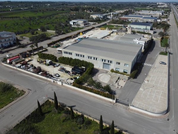 locale commerciale in vendita a Corigliano d'Otranto