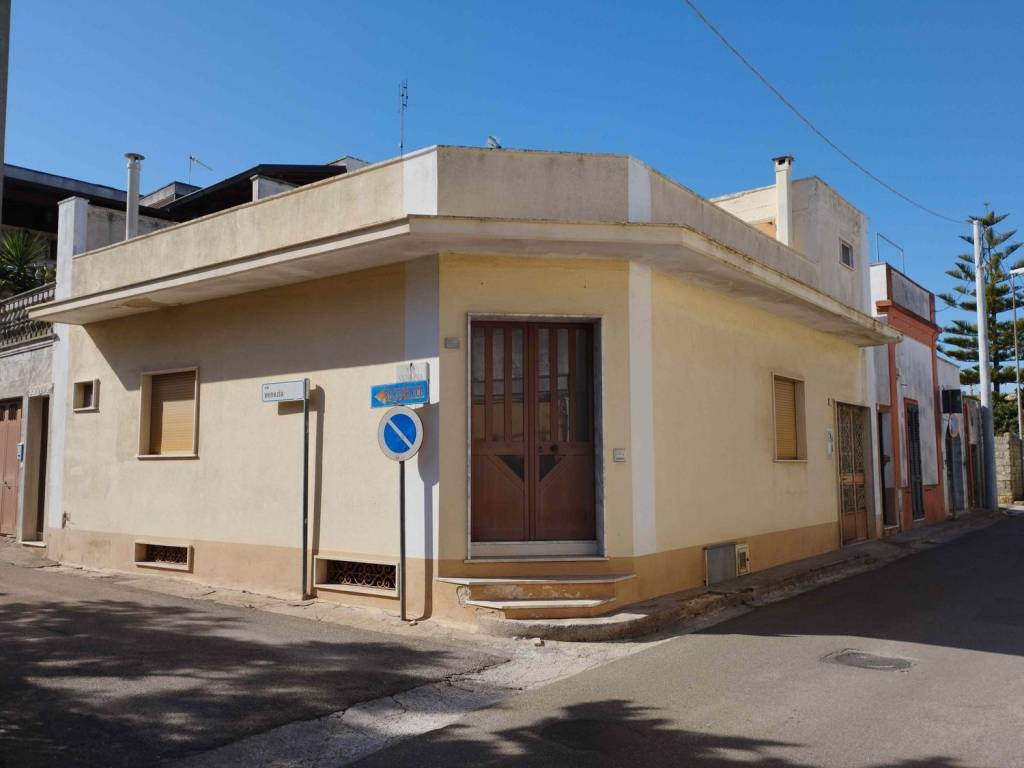 negozio in vendita a Corsano