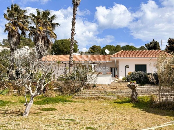 casa indipendente in vendita a Corsano