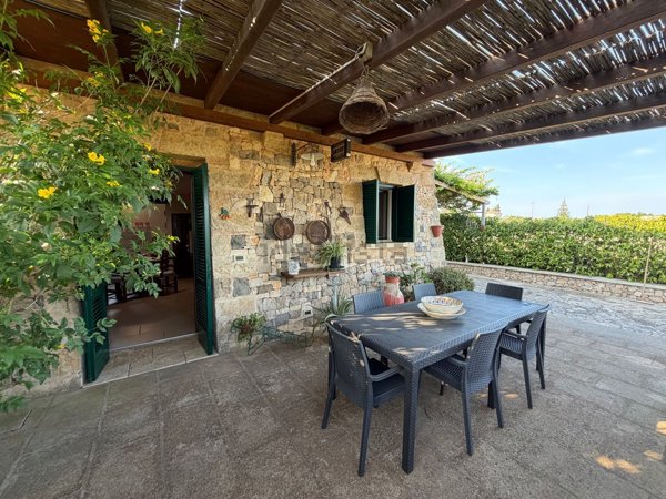 casa indipendente in vendita a Corsano