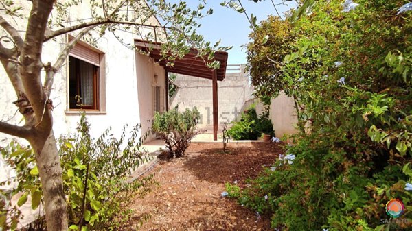 casa indipendente in vendita a Corsano