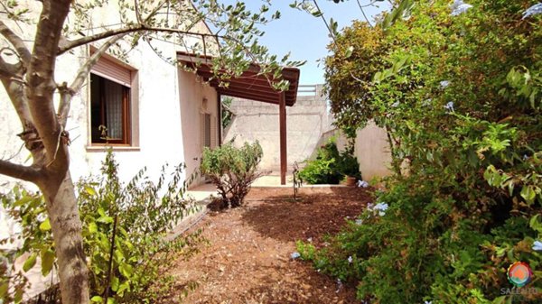 casa indipendente in vendita a Corsano