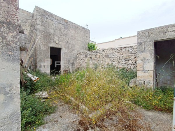 casa indipendente in vendita a Cursi