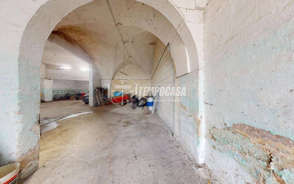 locale commerciale in vendita a Cursi