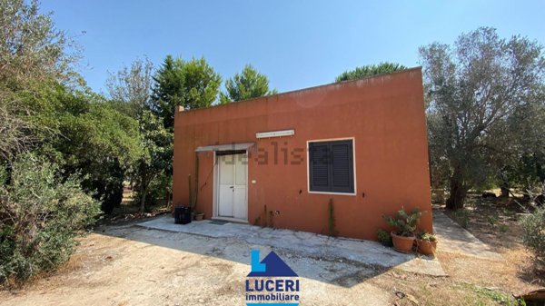 casa indipendente in vendita a Cutrofiano
