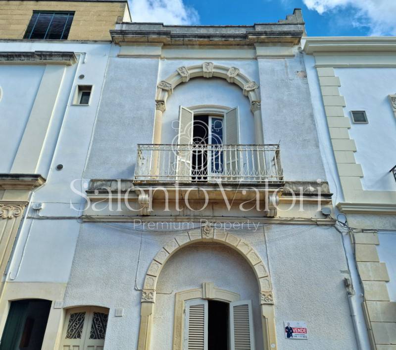 casa indipendente in vendita a Cutrofiano