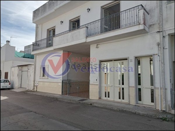 casa indipendente in vendita a Cutrofiano