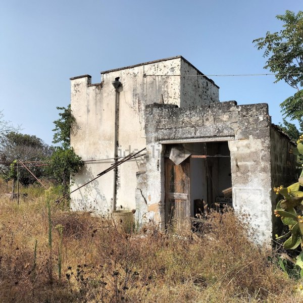 casa indipendente in vendita a Cutrofiano