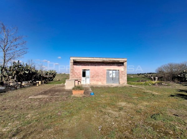 casa indipendente in vendita a Cutrofiano
