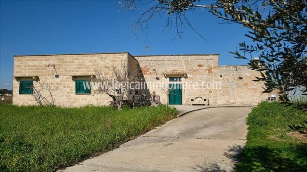 casa indipendente in vendita a Cutrofiano
