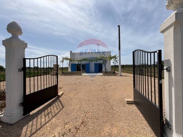 casa indipendente in vendita a Cutrofiano