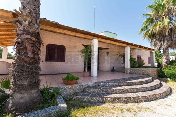casa indipendente in vendita a Cutrofiano