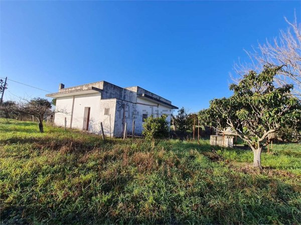 casa indipendente in vendita a Cutrofiano