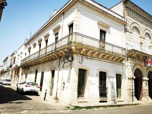casa indipendente in vendita a Cutrofiano