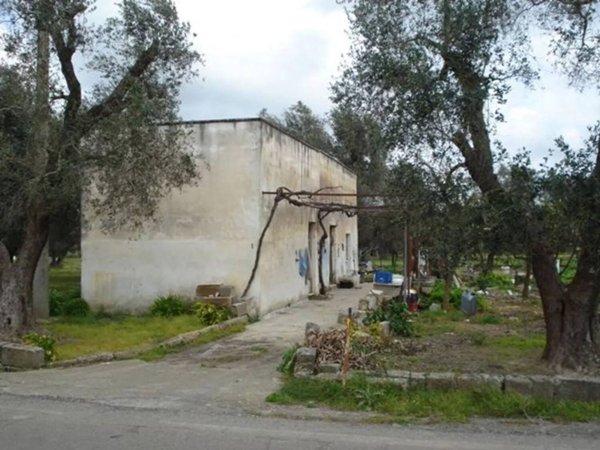 casa indipendente in vendita a Cutrofiano