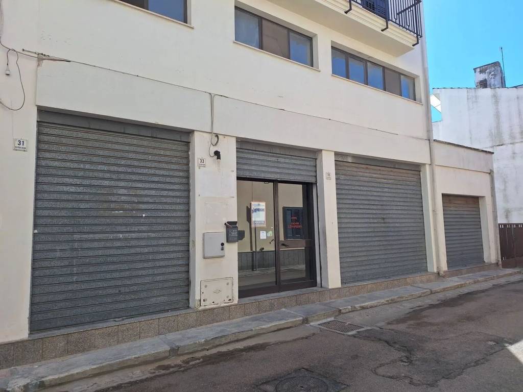 negozio in vendita a Cutrofiano