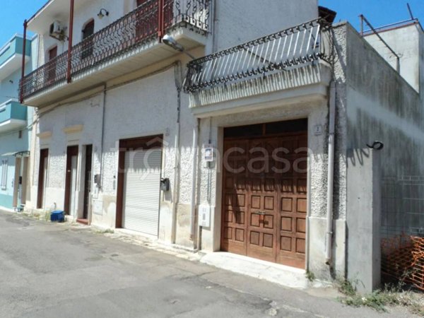 casa indipendente in vendita a Cutrofiano